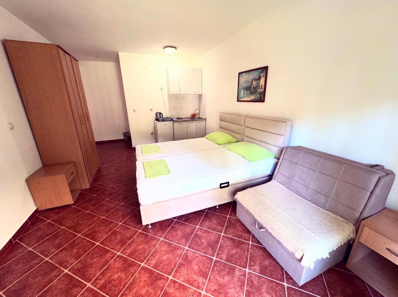 Guesthouse MB Knezevic Budva Buitenkant foto