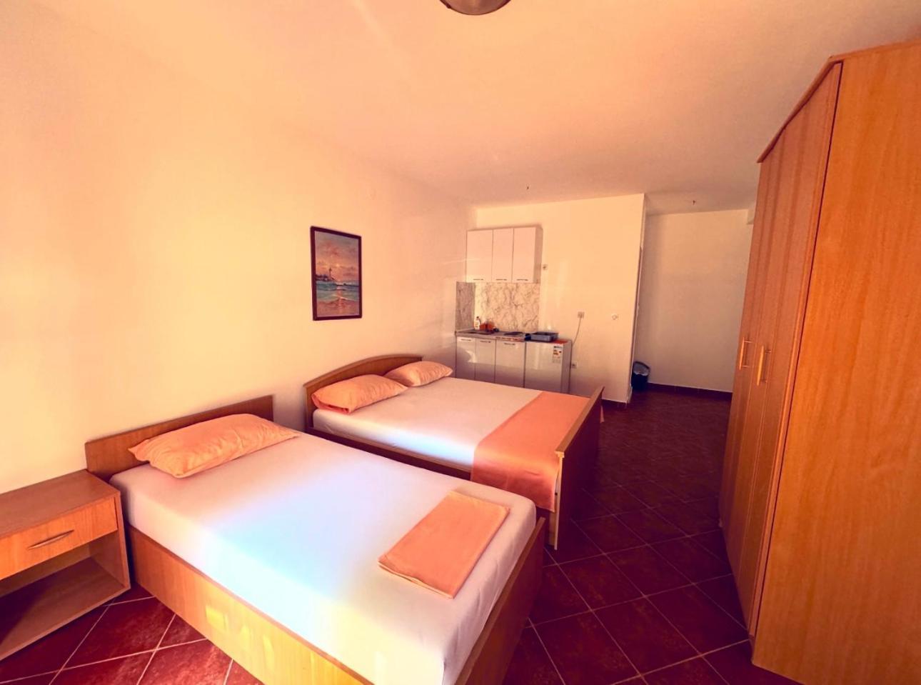 Guesthouse MB Knezevic Budva Buitenkant foto