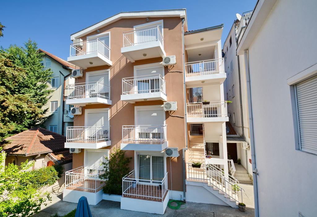 Guesthouse MB Knezevic Budva Buitenkant foto