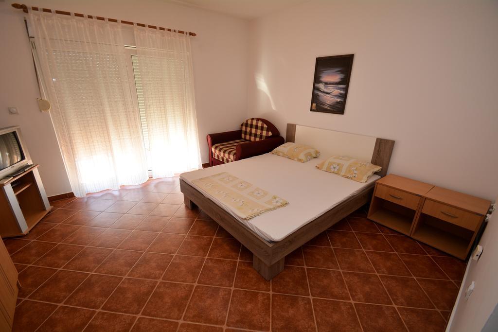 Guesthouse MB Knezevic Budva Buitenkant foto