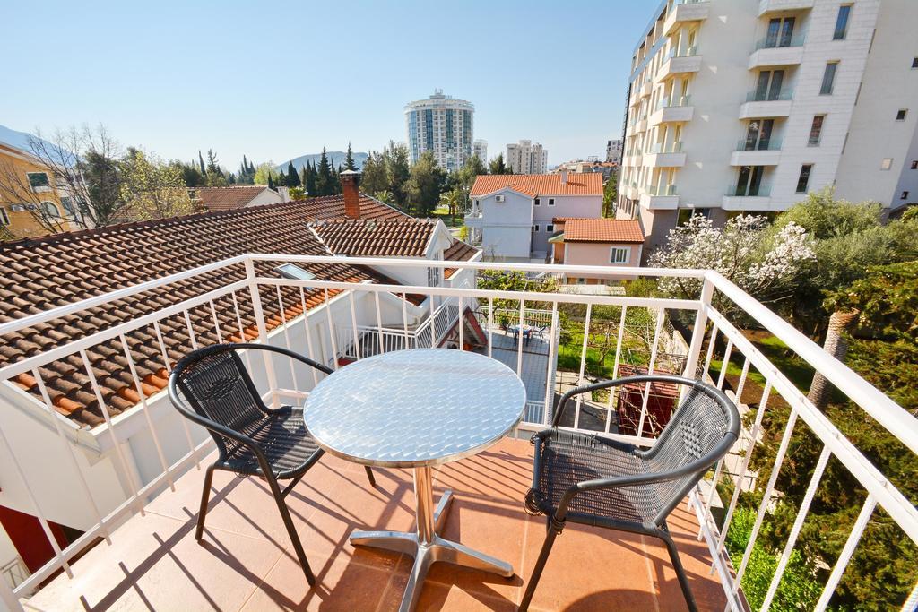 Guesthouse MB Knezevic Budva Buitenkant foto