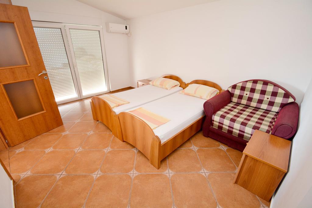 Guesthouse MB Knezevic Budva Buitenkant foto