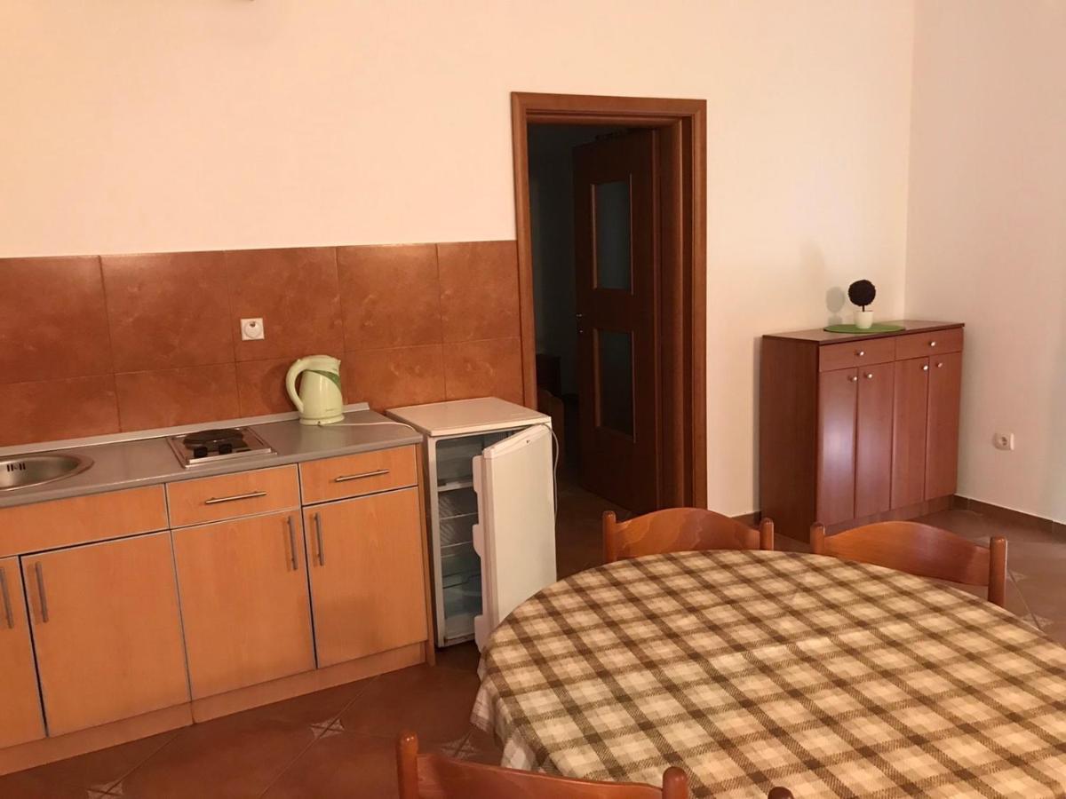 Guesthouse MB Knezevic Budva Buitenkant foto